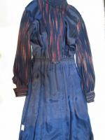 花&点々ストライプ柄ワンピース(ネイビーxピンクxレッドxターコイズ)