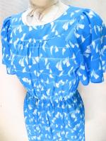 幾何学三角&ドットボーダー柄ワンピース(ライトブルーxホワイト)