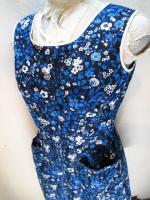 花柄ワンピース(ブラックxブルーxライトブルーxホワイト)