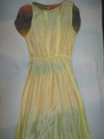 ボーダー柄プリーツワンピース(サーモンピンクxイエローxグレー)