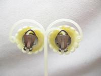 フランス製　アンティークラウンドフラワーイヤリング(オフホワイト)