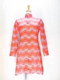 幾何学ボーダー柄ワンピース(オレンジxホワイト&ブラック&ベージュ)