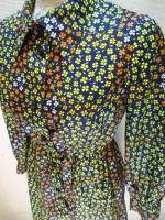 小花柄ワンピース(ネイビーxオレンジ&イエロー&ホワイト&グリーン)