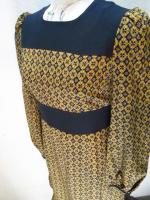 無地&幾何学柄ワンピース(ブラックxキャメル)