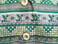 幾何学ボーダー&花柄ワンピース(グリーンxライトグリーンxベージュ)