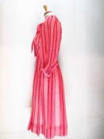 幾何学ストライプ柄ワンピース(レッドxホワイトxブラック)