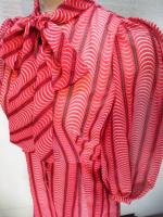 幾何学ストライプ柄ワンピース(レッドxホワイトxブラック)