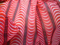 幾何学ストライプ柄ワンピース(レッドxホワイトxブラック)